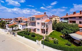 Apartments Villa Brioni I